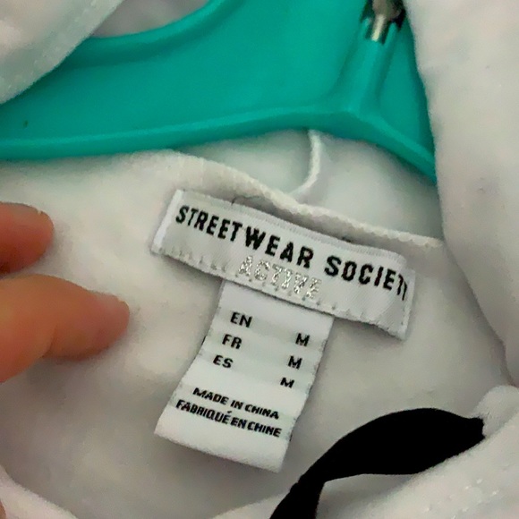 Urban Planet Cropped Hoodie - Picture 2 of 2